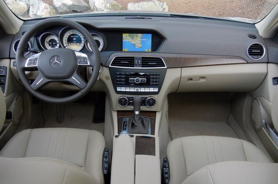  Mercedes-Benz C350 Sedan 2012 года  (фото 31 из 43)